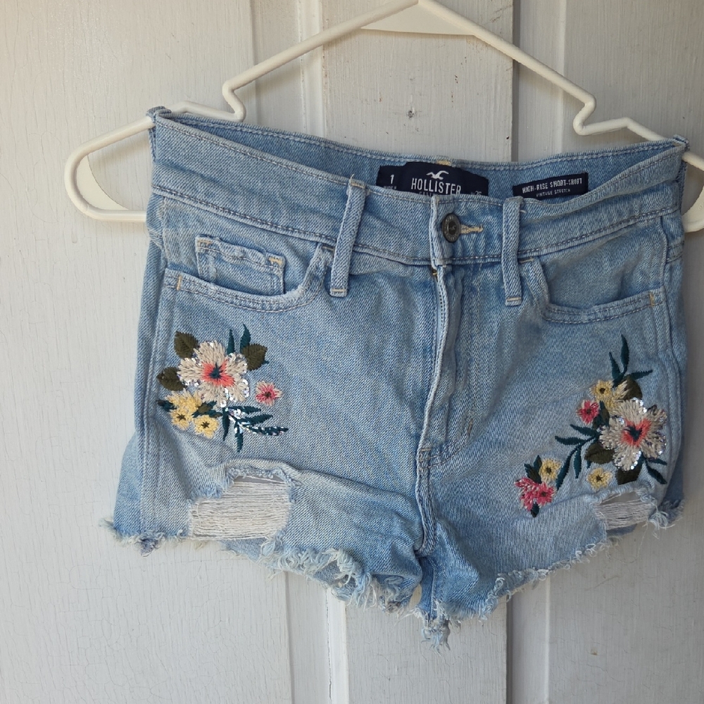 Hollister High Rise Vintage Shorts  Jean Shorts with Floral Squence Size 25 Y2k